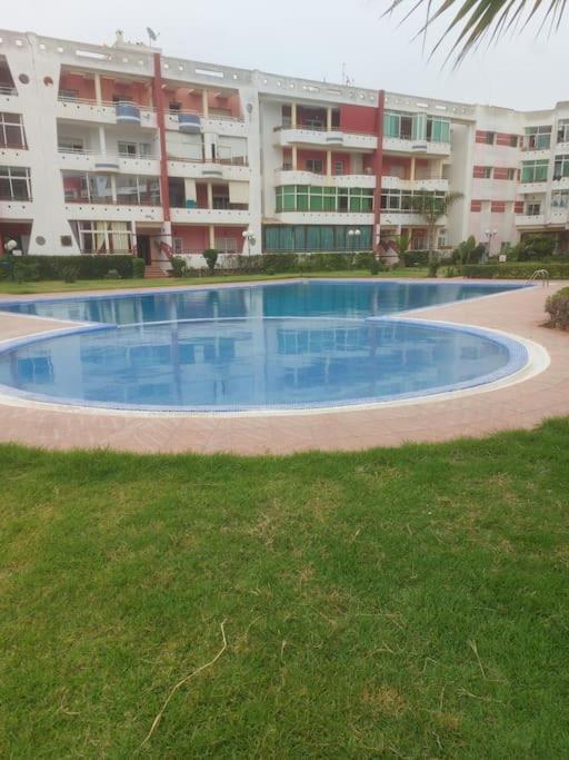 Appartement Avec Piscine Proche De La Plage Mohammedia Exterior photo